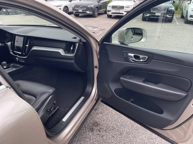Certified 2023 Volvo XC60 B5 Core w/ Climate Package AWD/4WD image 14