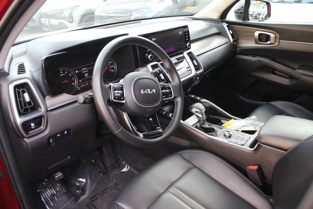 Used 2022 Kia Sorento S AWD/4WD image 3
