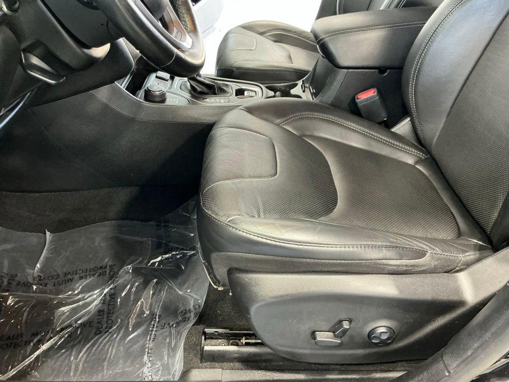 Used 2021 Jeep Cherokee Latitude Lux image 15