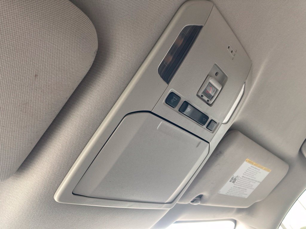 Used 2022 Toyota Highlander LE FWD image 30