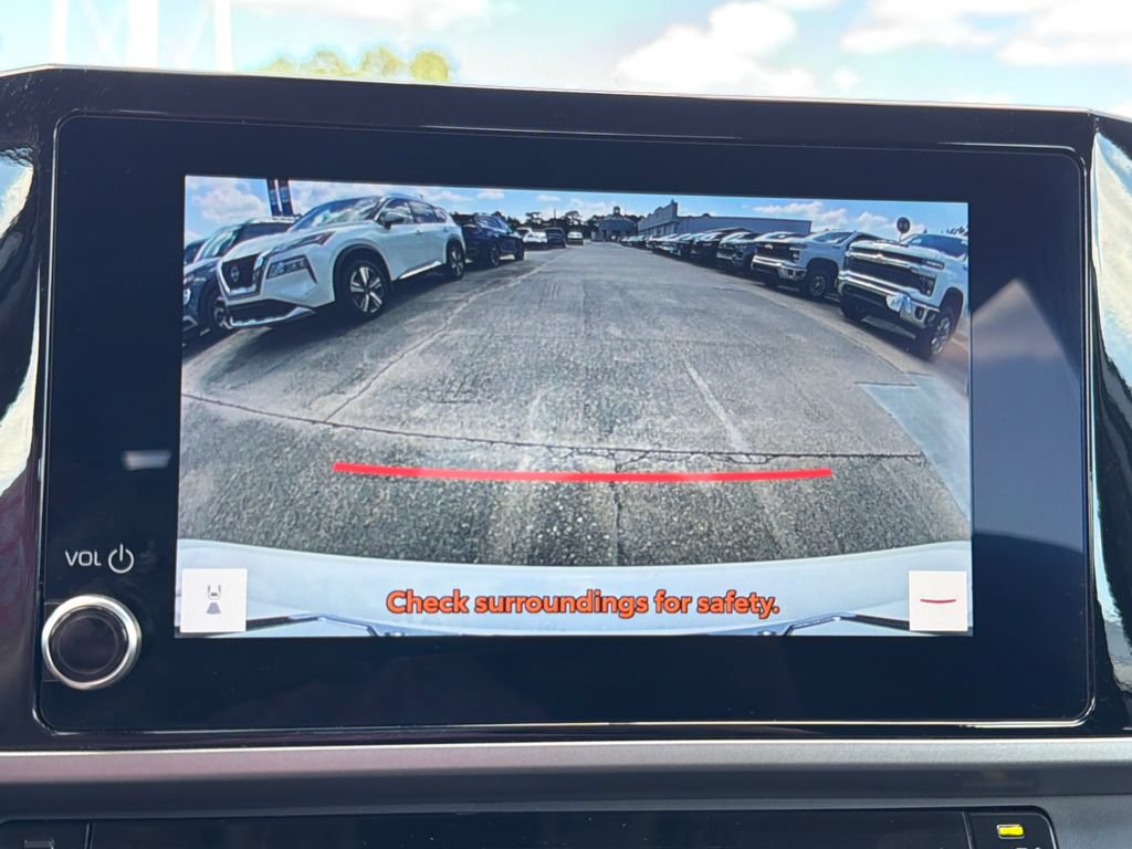 Used 2025 Toyota Camry LE FWD image 21