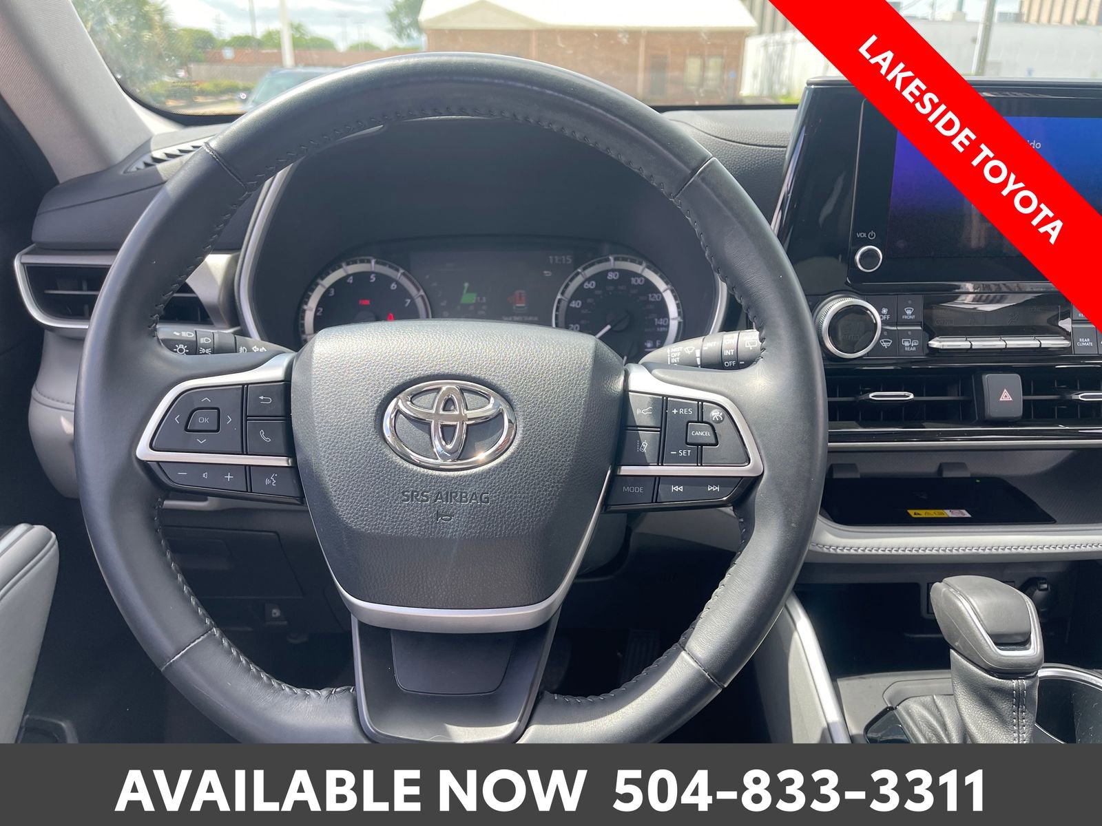 Used 2023 Toyota Highlander XLE FWD image 22