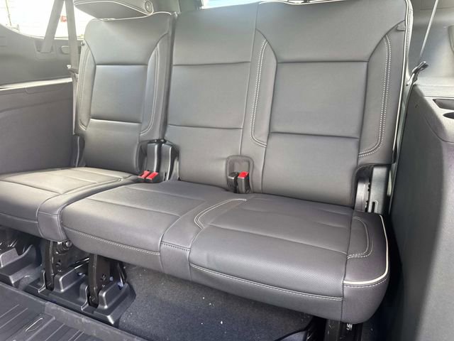 New 2025 Chevrolet Suburban Premier image 18