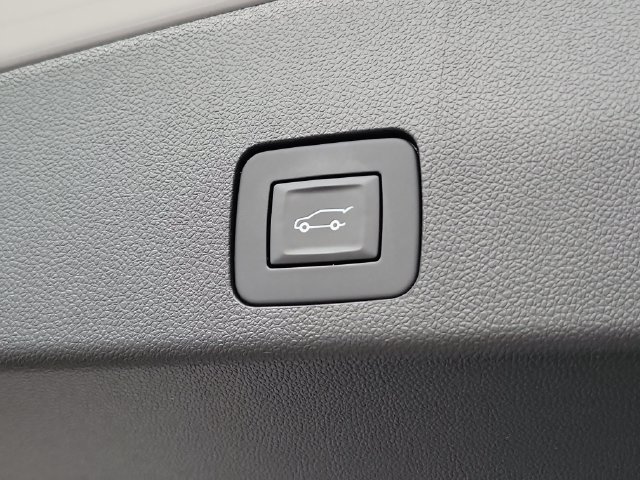 Certified 2025 Buick Encore GX Sport Touring w/ Advanced Technology Package FWD image 13
