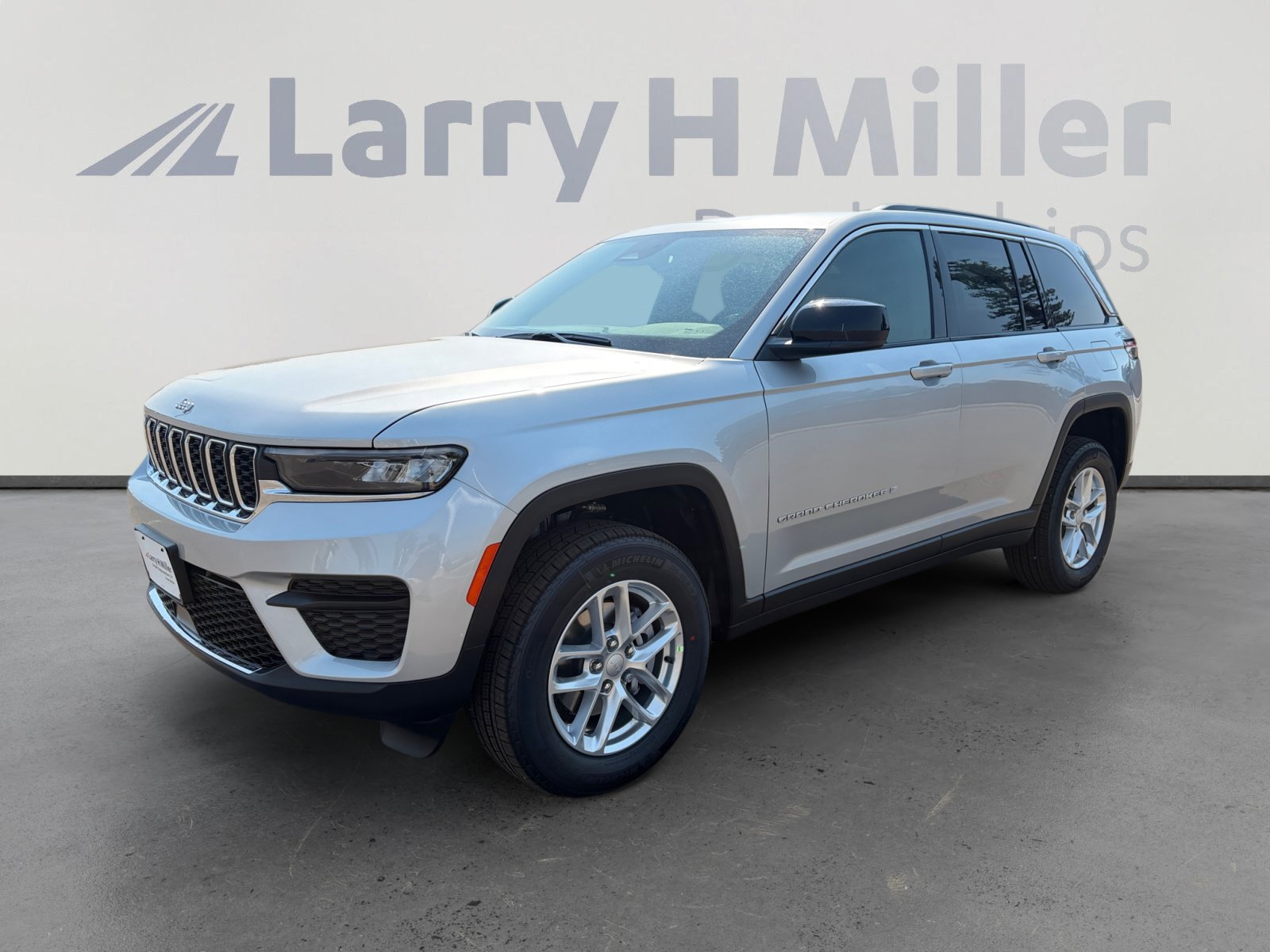 New 2026 Jeep Grand Cherokee Laredo
