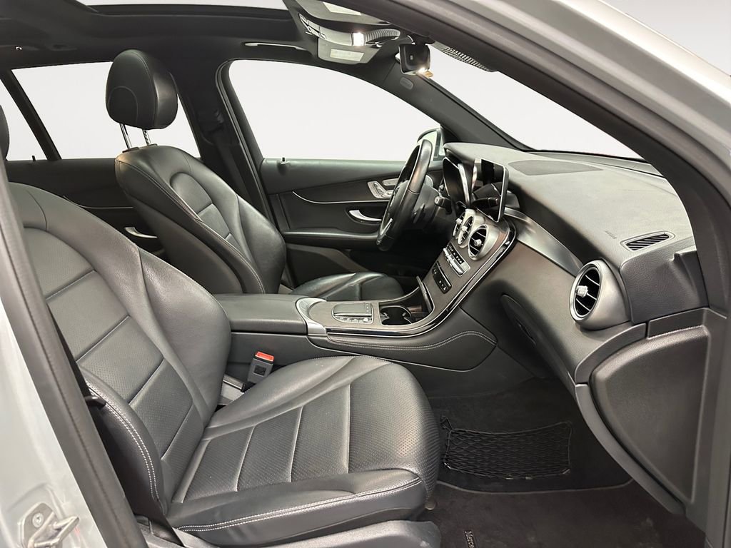 Used 2020 Mercedes-Benz GLC 300 4MATIC image 14