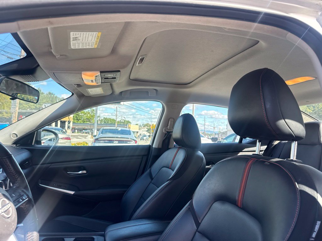 Used 2024 Nissan Sentra SR w/ SR Premium Package FWD image 15