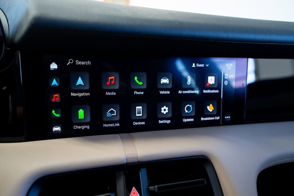 Used 2024 Porsche Taycan image 40