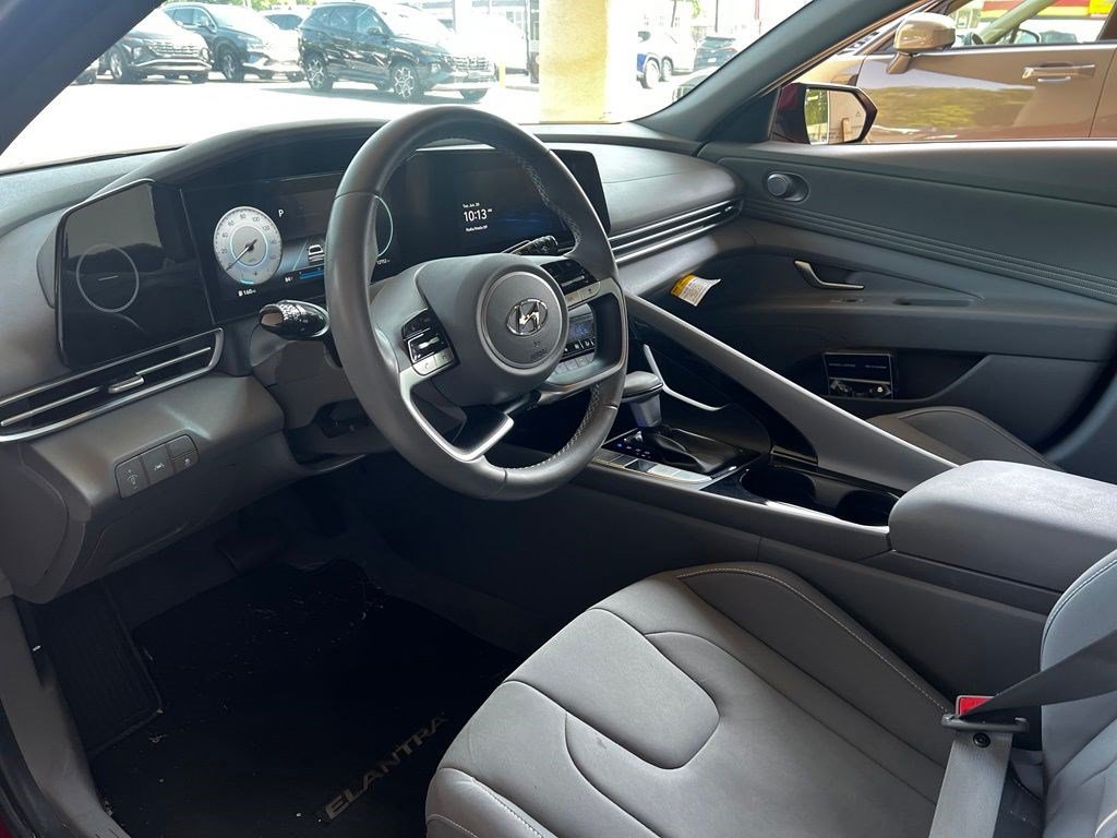 Certified 2023 Hyundai Elantra SEL w/ Convenience Package FWD image 5