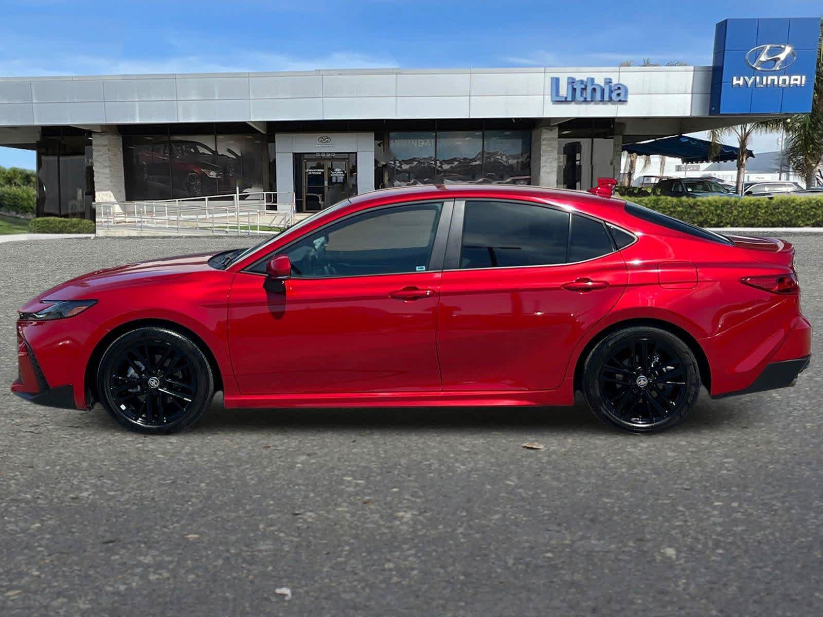 Used 2025 Toyota Camry SE FWD image 5