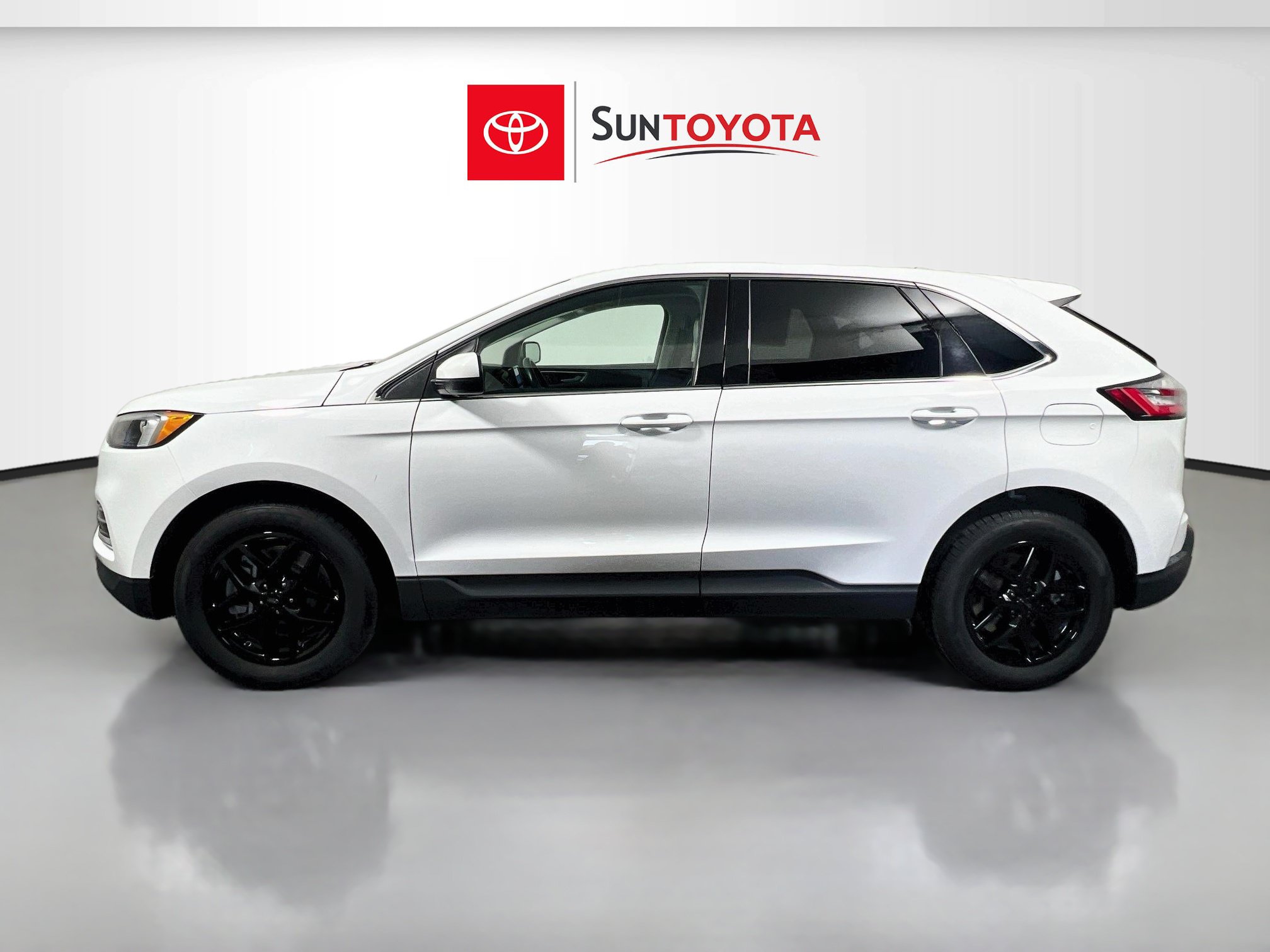 Used 2024 Ford Edge SEL AWD/4WD image 7