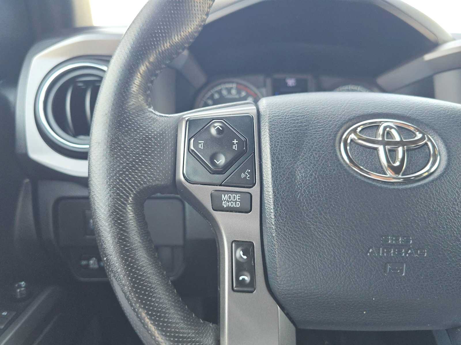 Used 2020 Toyota Tacoma TRD Sport w/ Technology Package RWD image 31