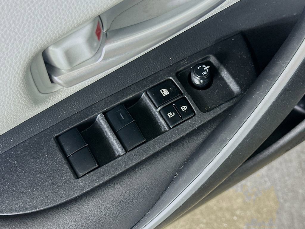 Used 2021 Toyota Corolla SE FWD image 19