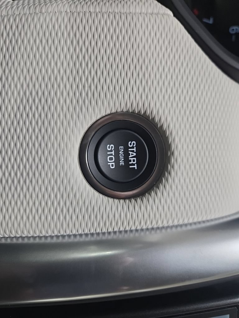 New 2026 Land Rover Discovery Limited Edition AWD/4WD image 20