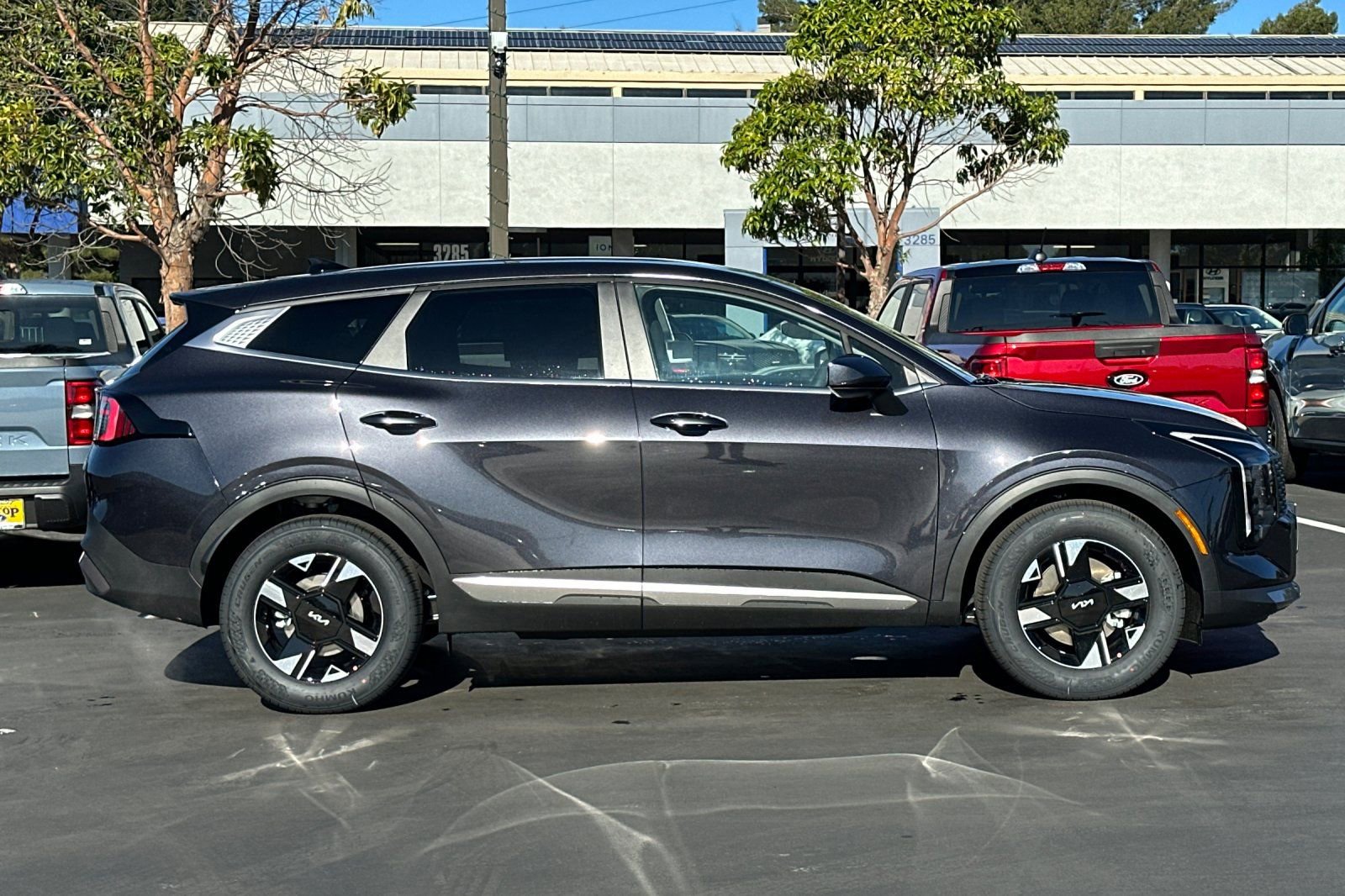 New 2026 Kia Sportage LX image 3
