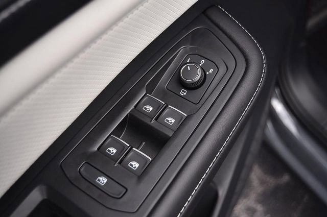 New 2026 Volkswagen Atlas Cross Sport SEL Premium R-Line image 8