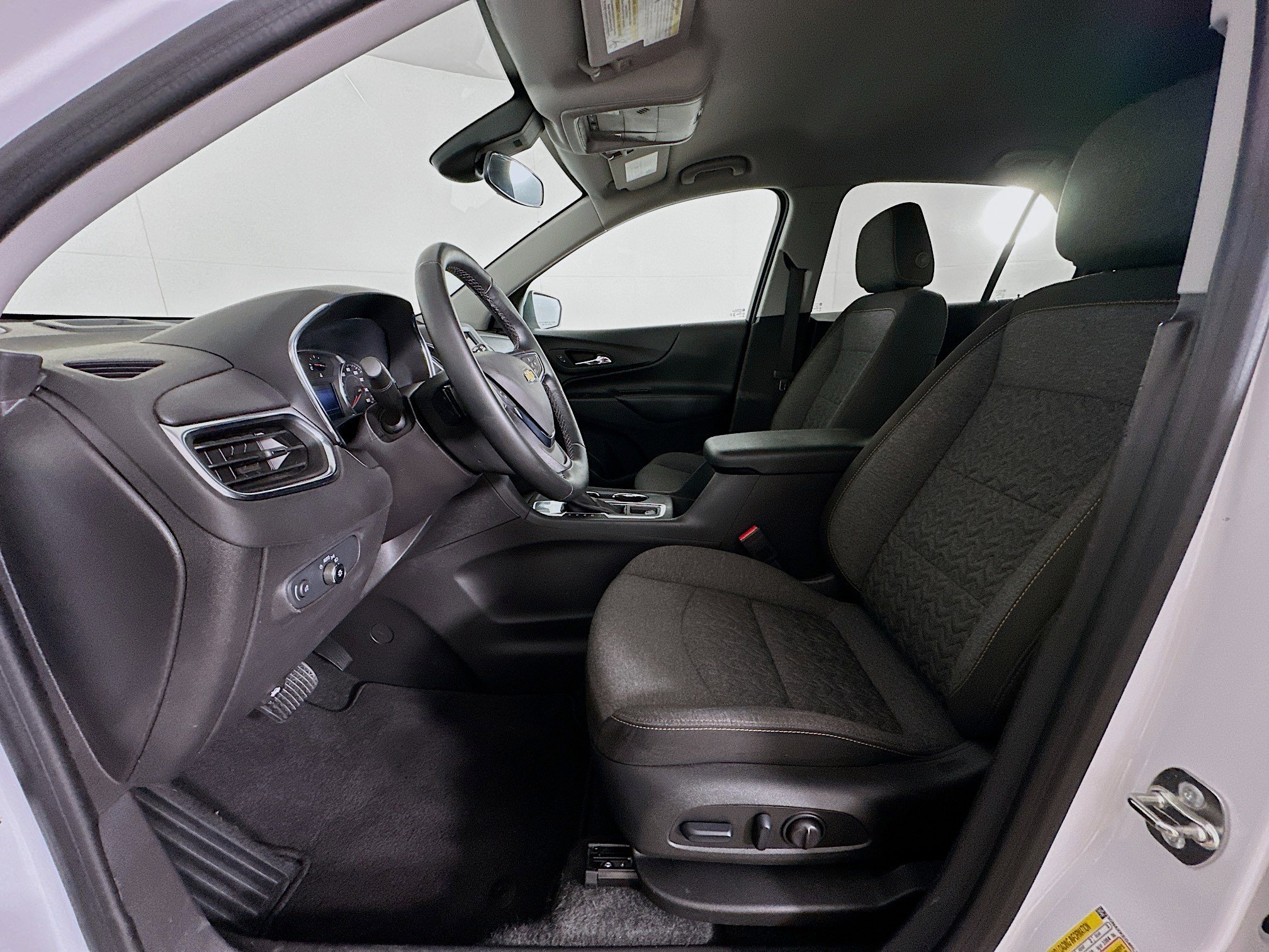 Used 2024 Chevrolet Equinox LT FWD image 13