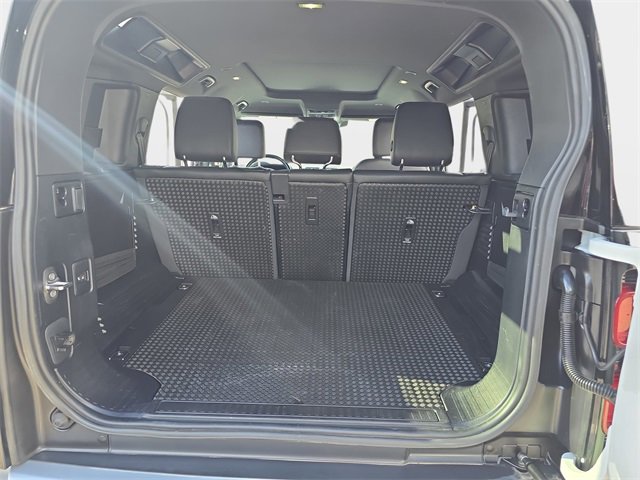 Used 2024 Land Rover Defender 110 S image 12