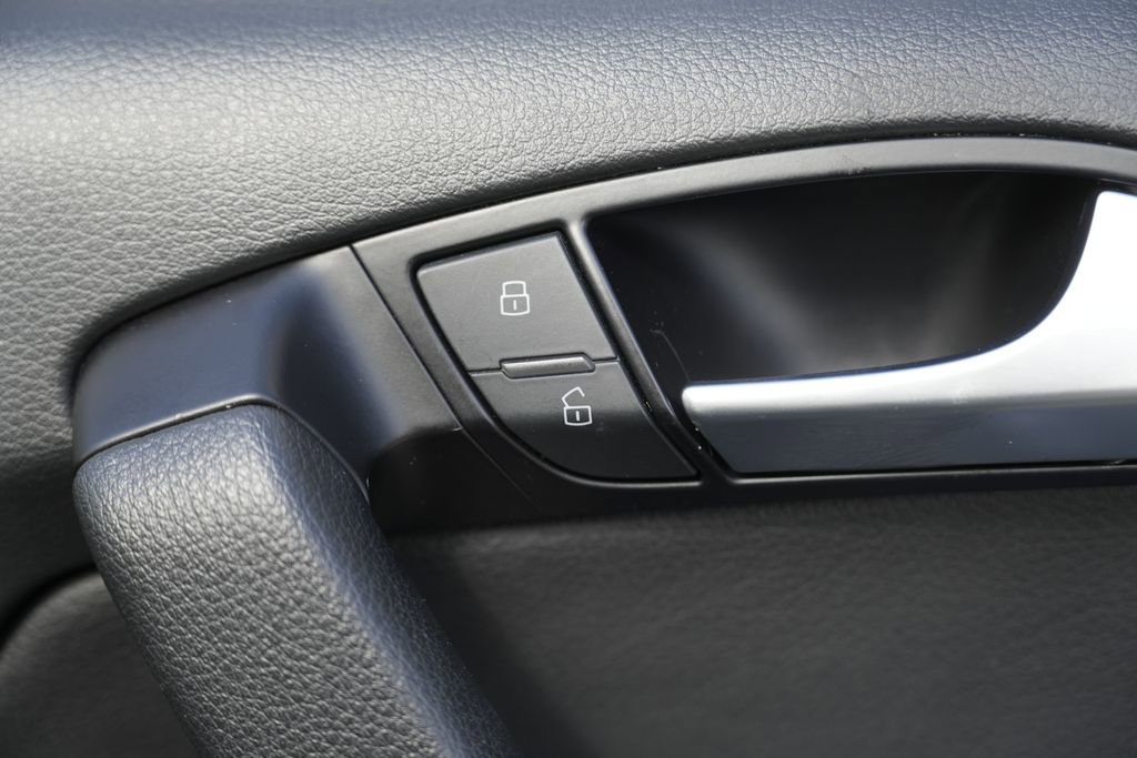 Used 2015 Audi Q7 3.0T Premium Plus w/ Premium Plus Package image 38