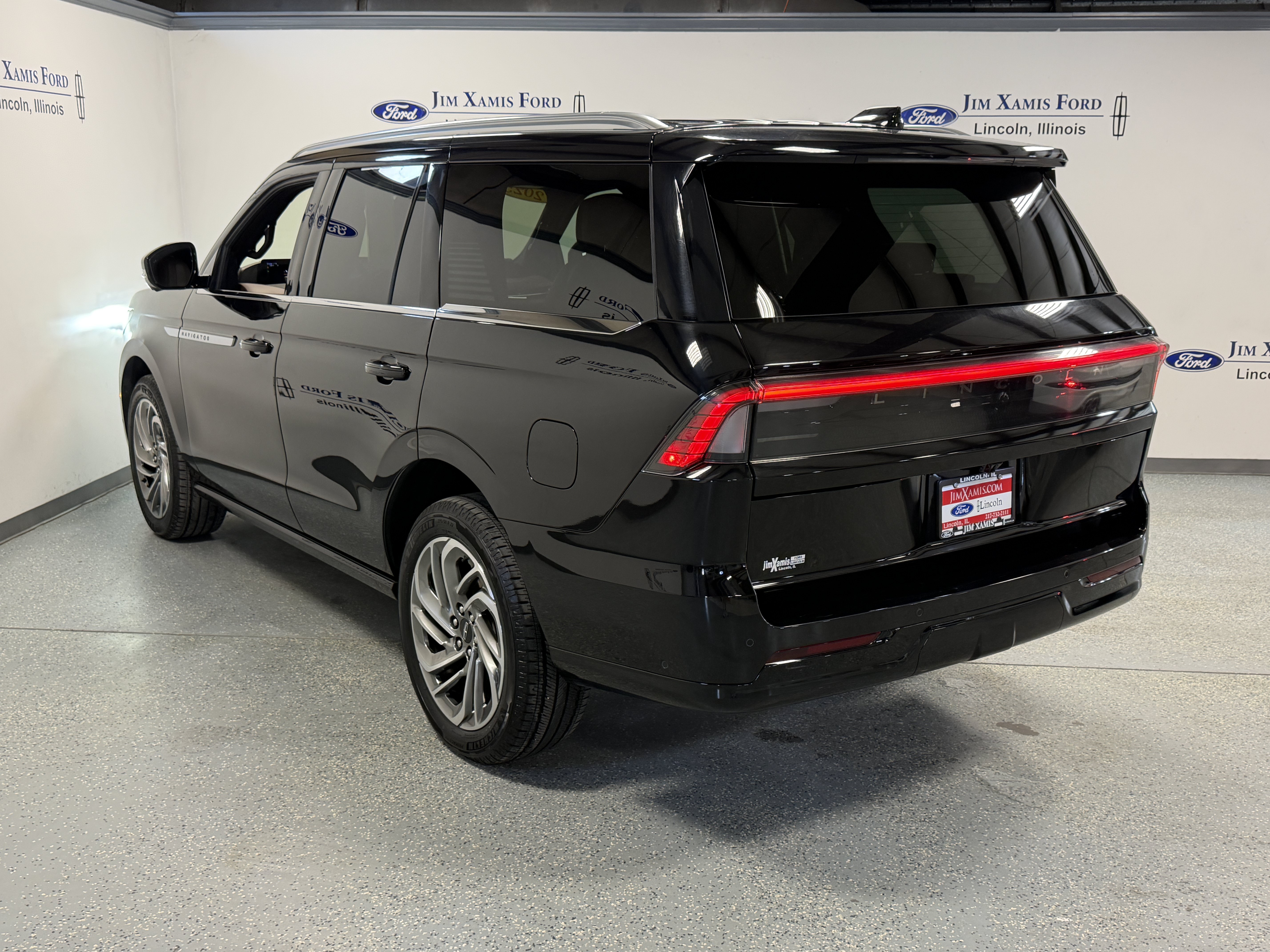 Used 2025 Lincoln Navigator Reserve AWD/4WD image 37