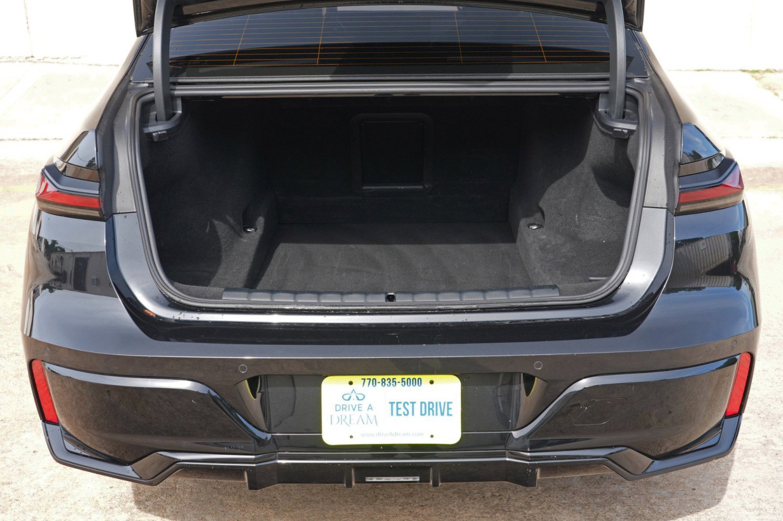 Used 2023 BMW 740i RWD image 10