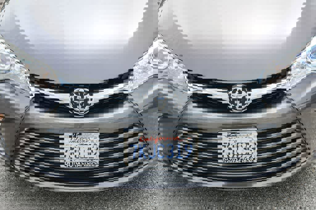 Used 2015 Toyota Camry LE FWD image 5