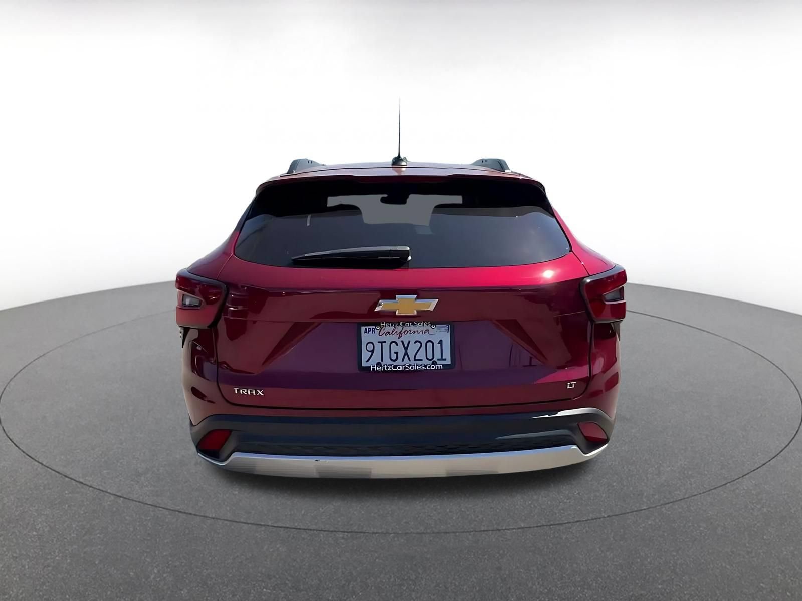Used 2025 Chevrolet Trax LT w/ LT Convenience Package FWD image 12