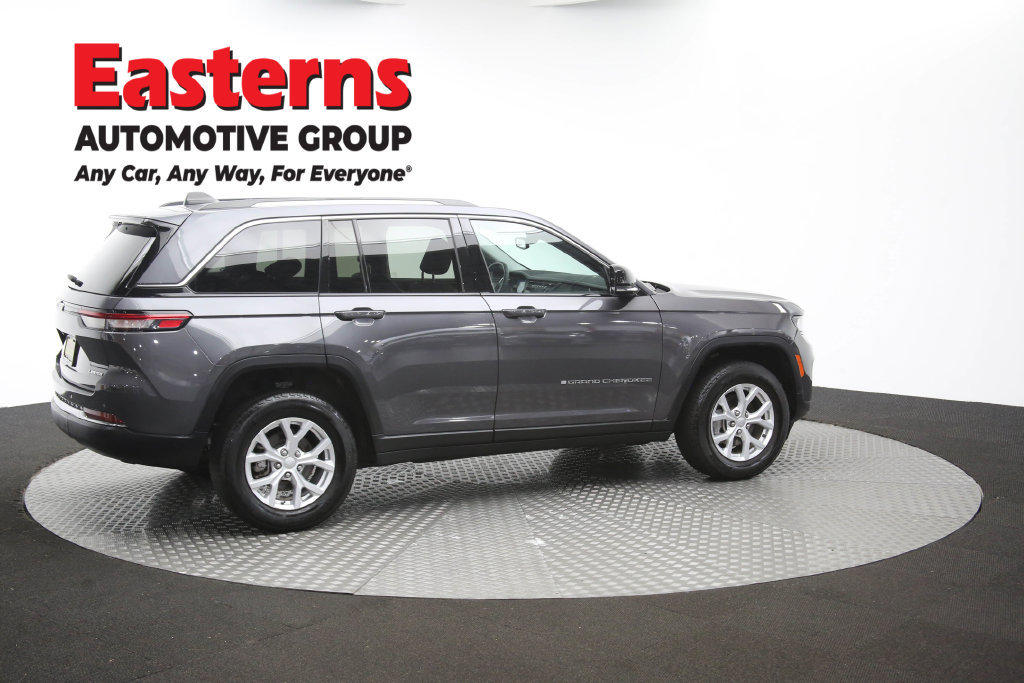 Used 2023 Jeep Grand Cherokee Limited AWD/4WD image 48
