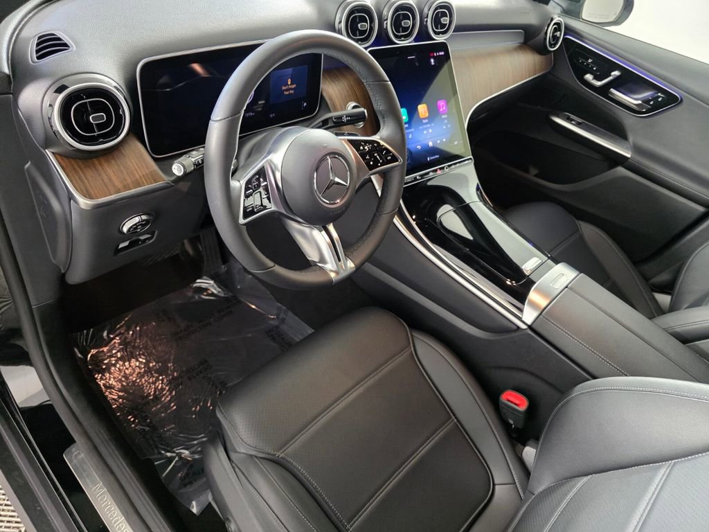 Certified 2025 Mercedes-Benz GLC 300 image 10