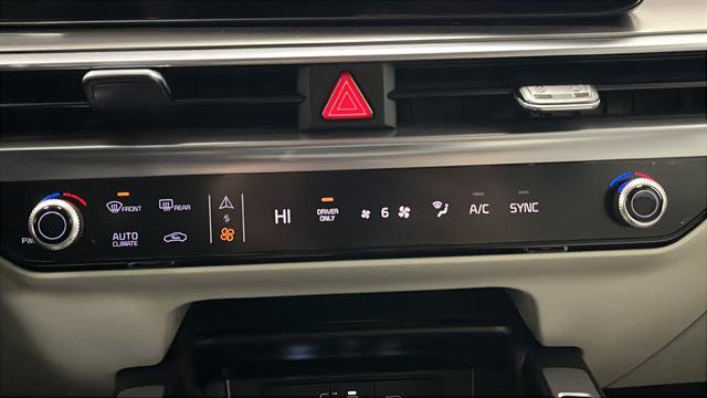 Used 2025 Kia Sorento EX image 23