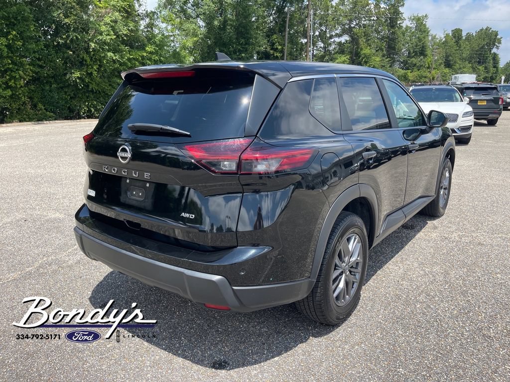 Used 2024 Nissan Rogue S AWD/4WD image 15