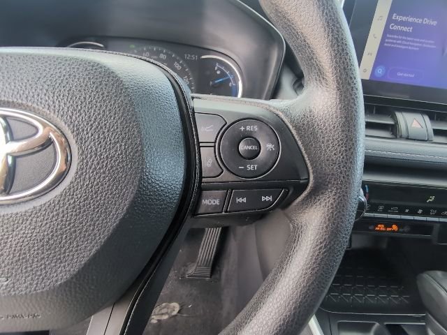 Used 2025 Toyota RAV4 XLE AWD/4WD image 16