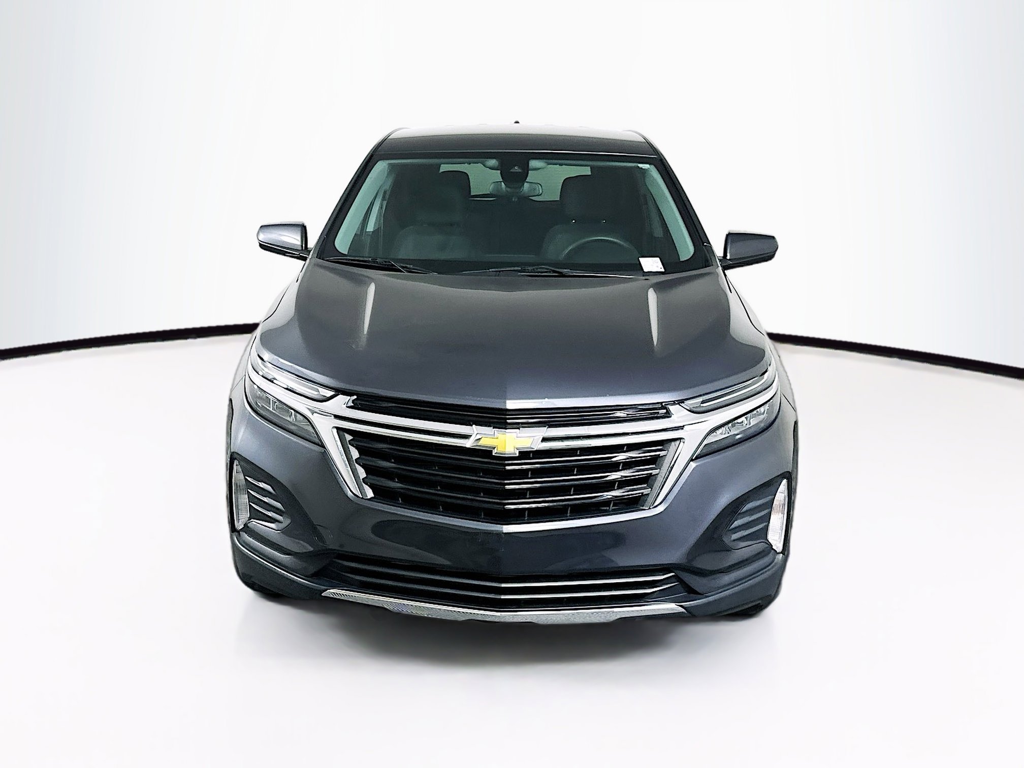 Used 2023 Chevrolet Equinox LT image 2