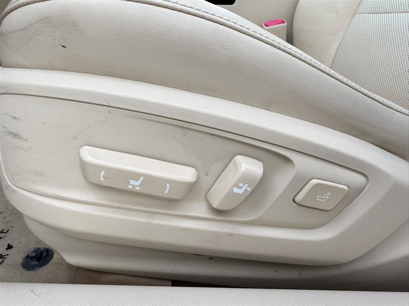 Used 2013 Lexus ES 350 w/ Luxury Pkg FWD image 28