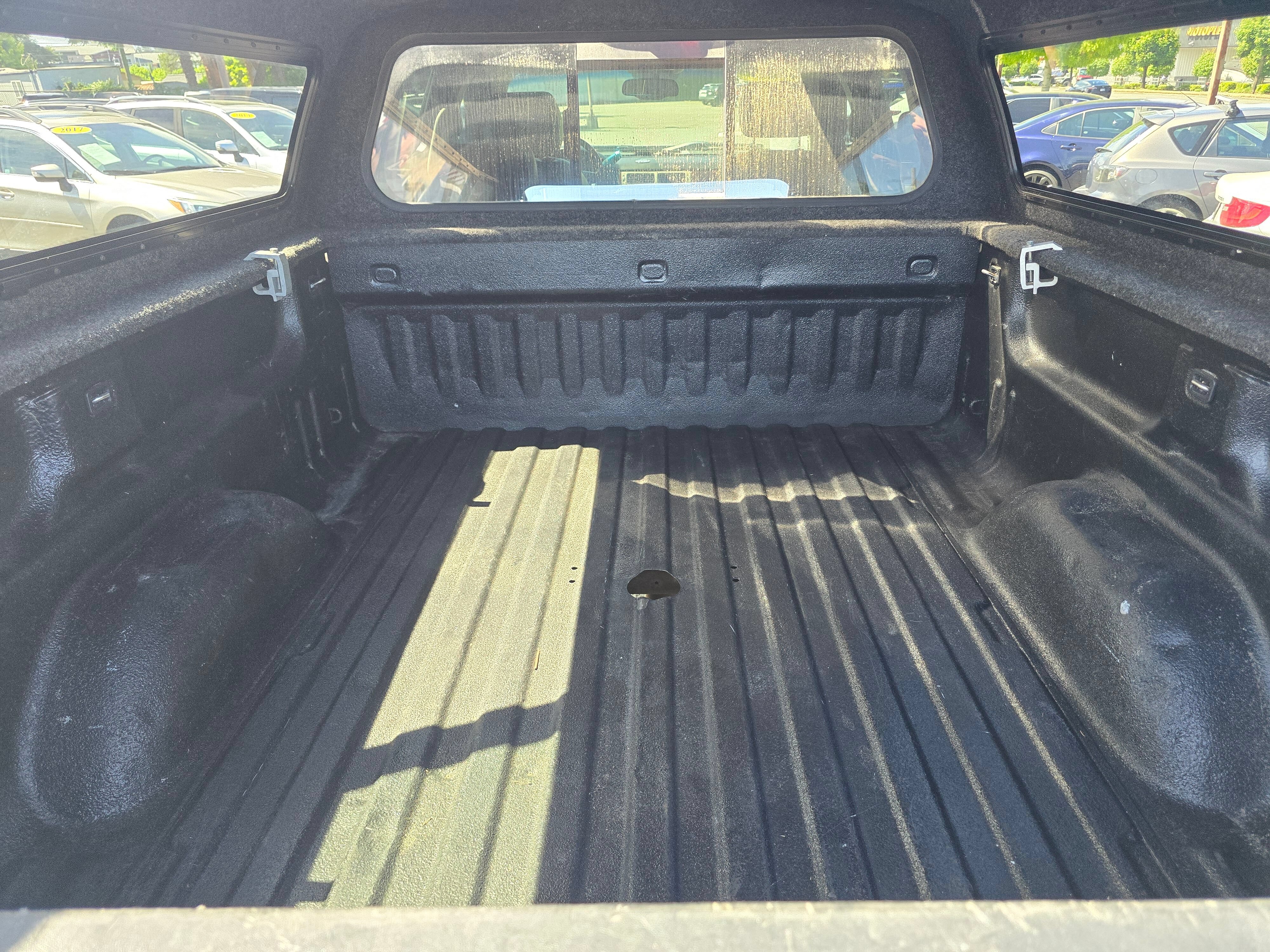 Used 2013 GMC Sierra 2500 Denali w/ Suspension Package, Off-Road AWD/4WD image 13