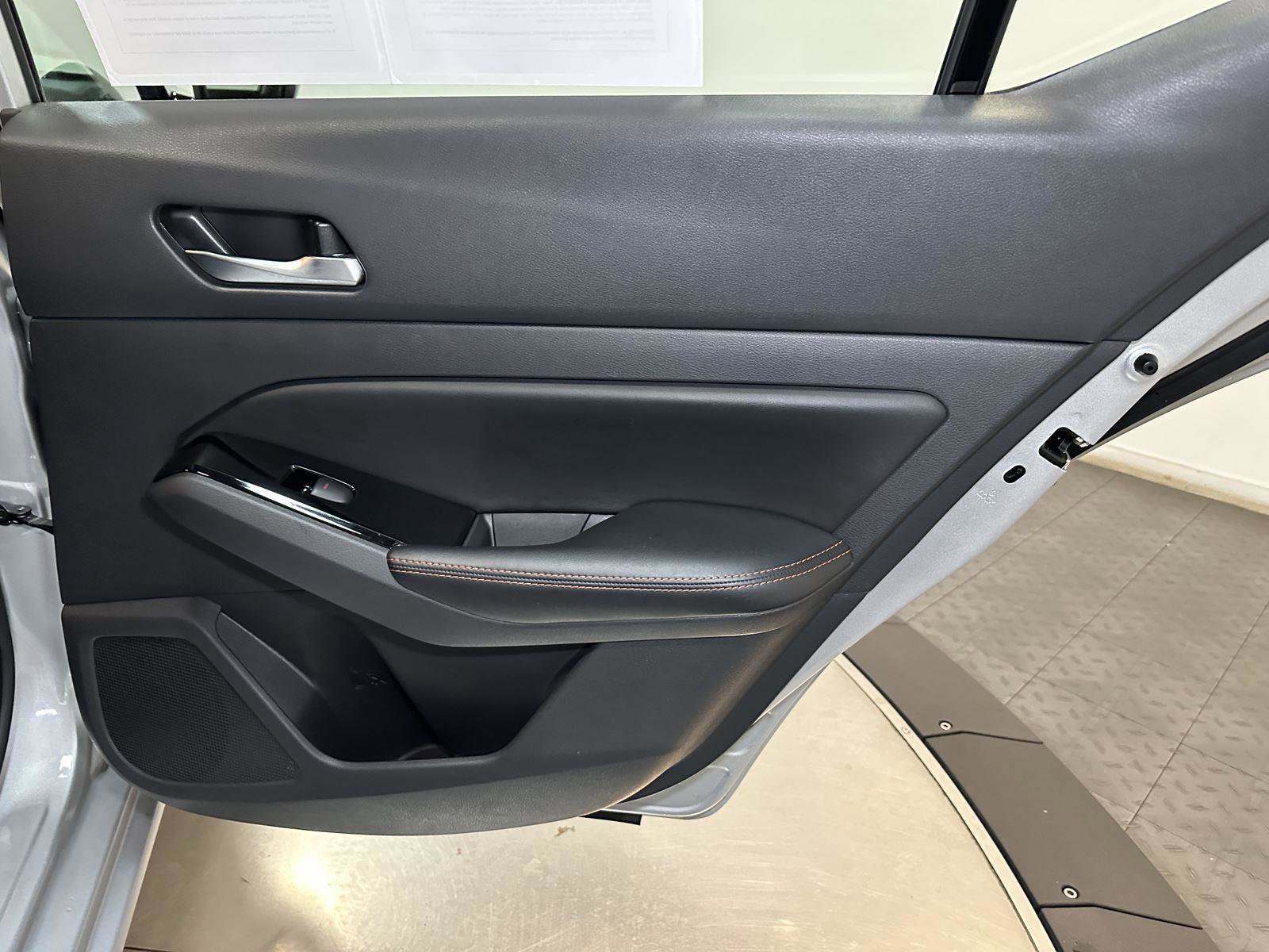 Used 2024 Nissan Altima 2.5 SR image 32