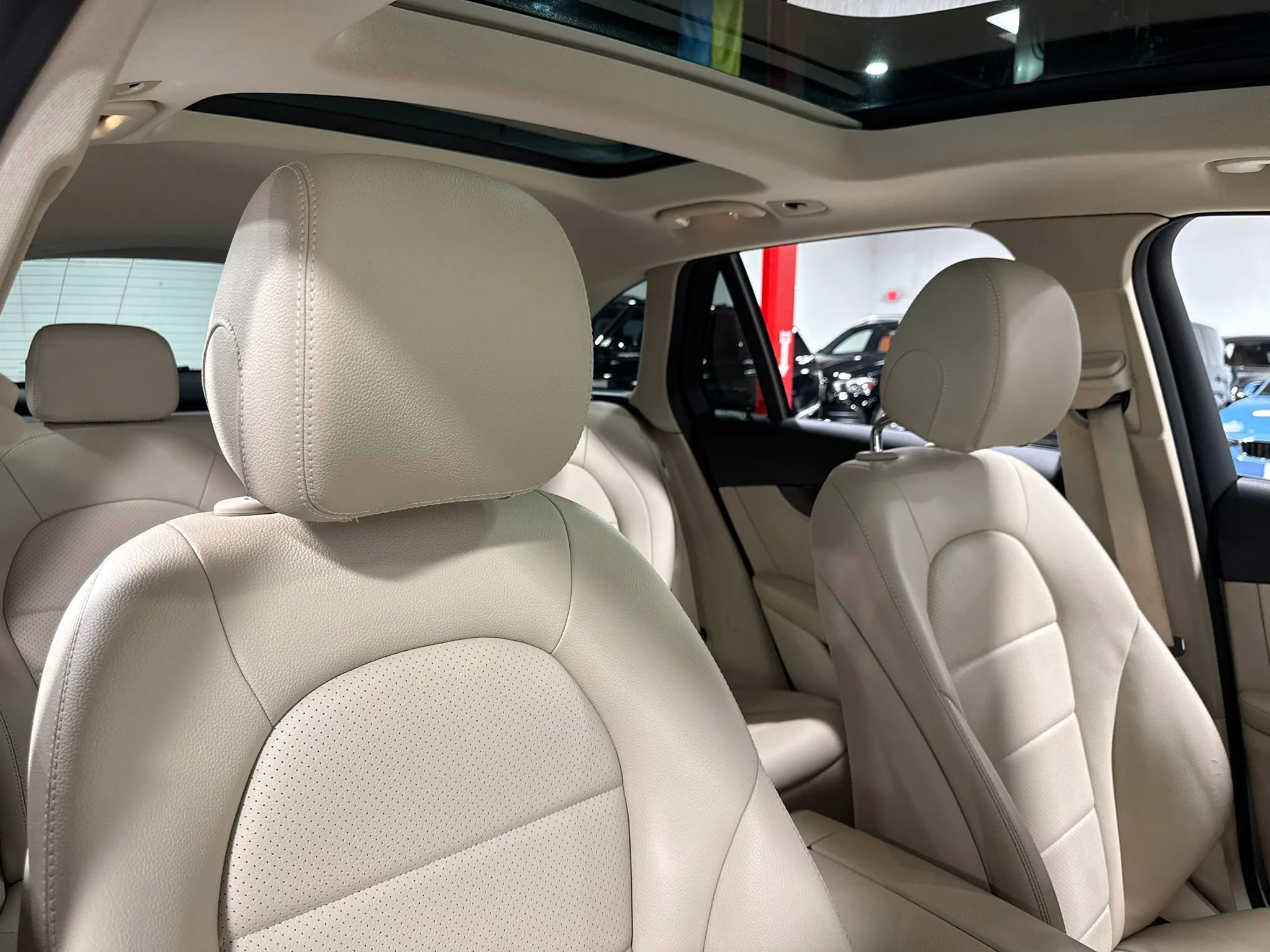 Used 2019 Mercedes-Benz GLC 300 4MATIC w/ Premium Package image 49