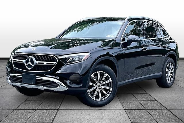 Certified 2025 Mercedes-Benz GLC 300 4MATIC image 2