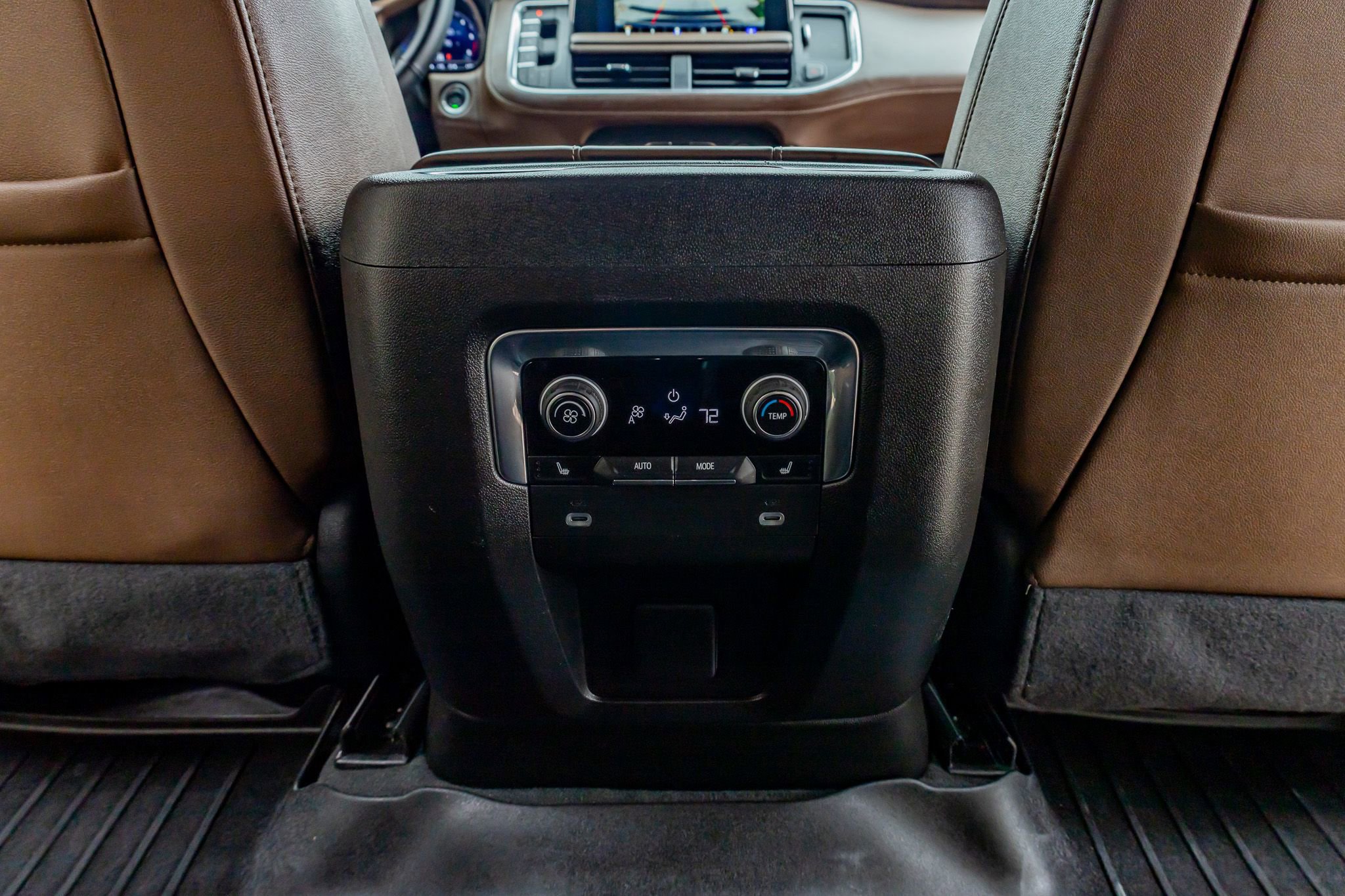 Used 2024 Chevrolet Suburban High Country image 34