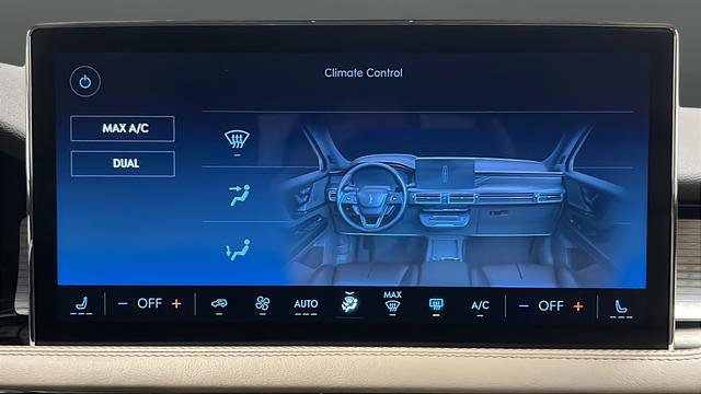 Used 2024 Lincoln Corsair AWD image 21