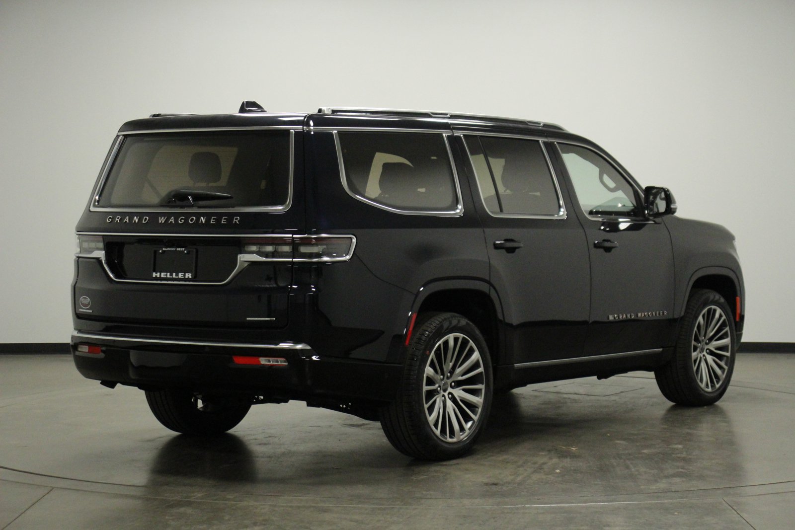 New 2023 Jeep Grand Wagoneer Series III AWD/4WD image 4