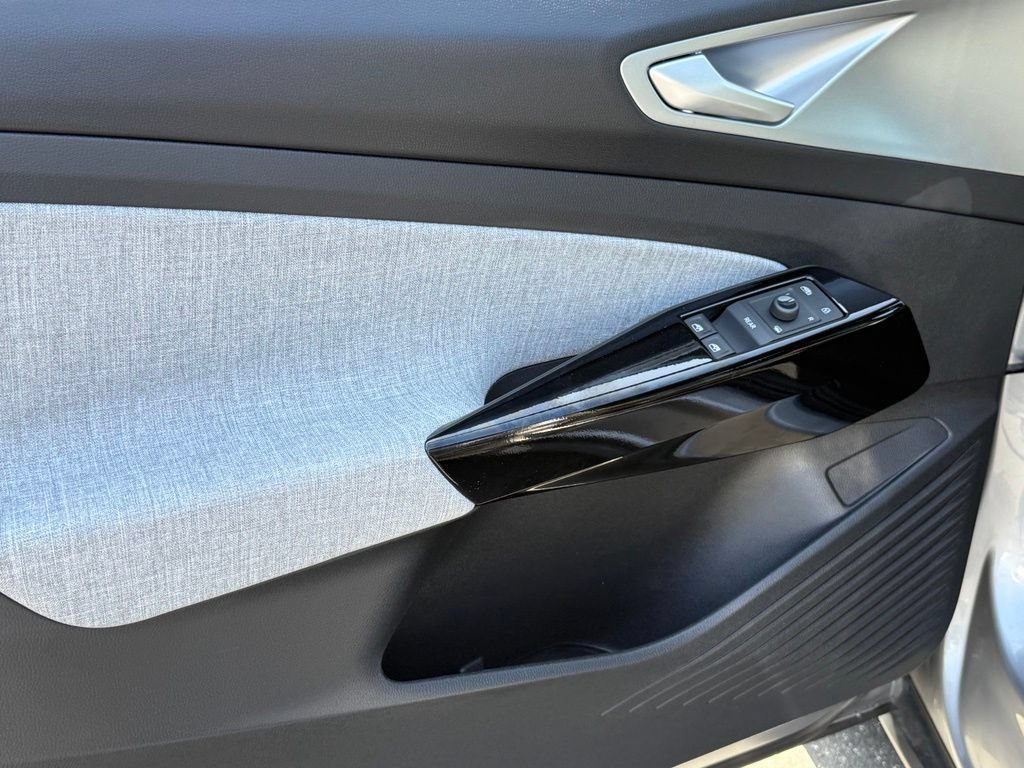 New 2026 Volkswagen ID.4 Pro RWD image 9