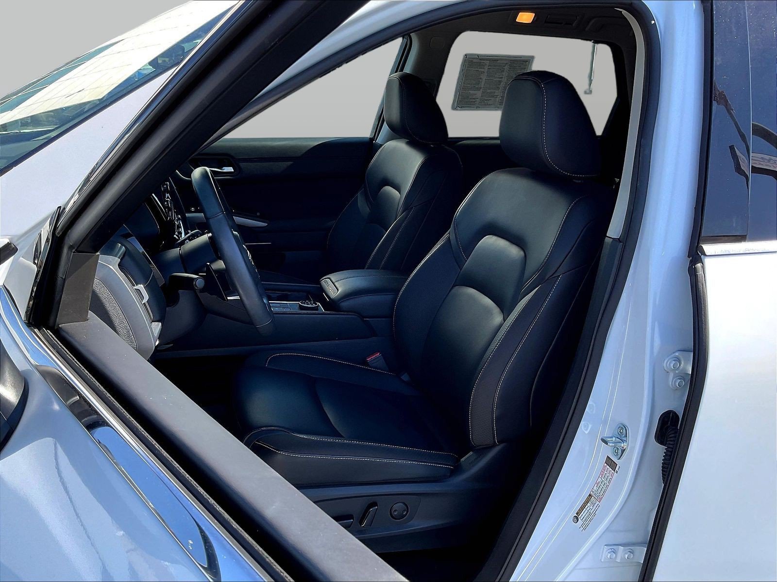 Certified 2025 Nissan Pathfinder SL AWD/4WD image 23