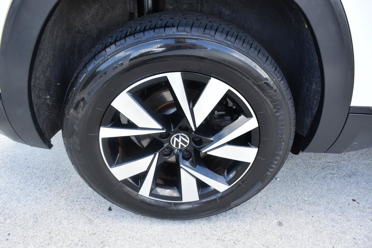 Used 2020 Volkswagen Atlas Cross Sport SE FWD image 33