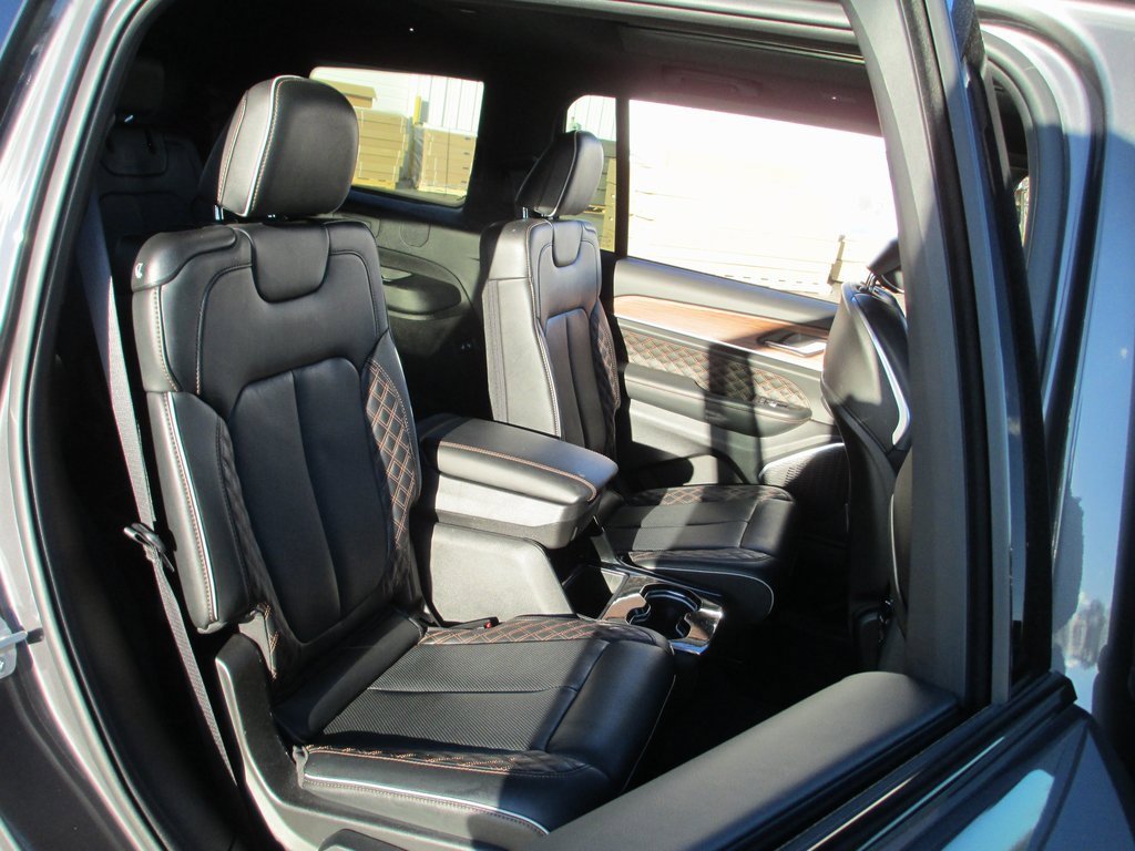 Used 2024 Jeep Grand Cherokee L Summit image 24