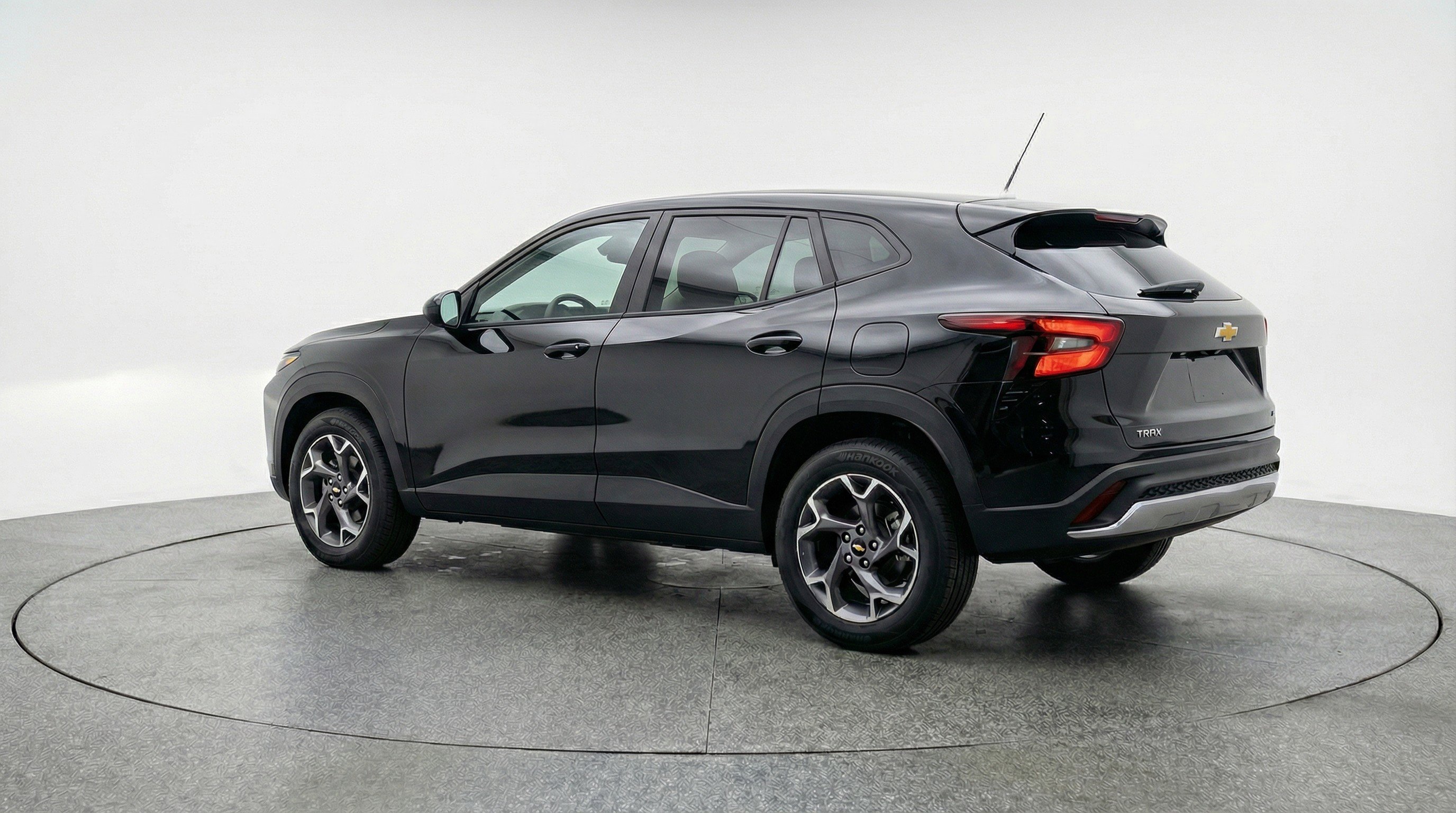 Used 2025 Chevrolet Trax LT image 6