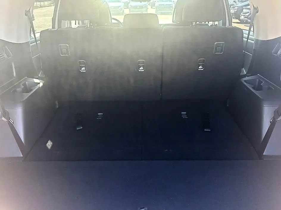 Used 2025 Hyundai Santa Fe SE FWD image 35