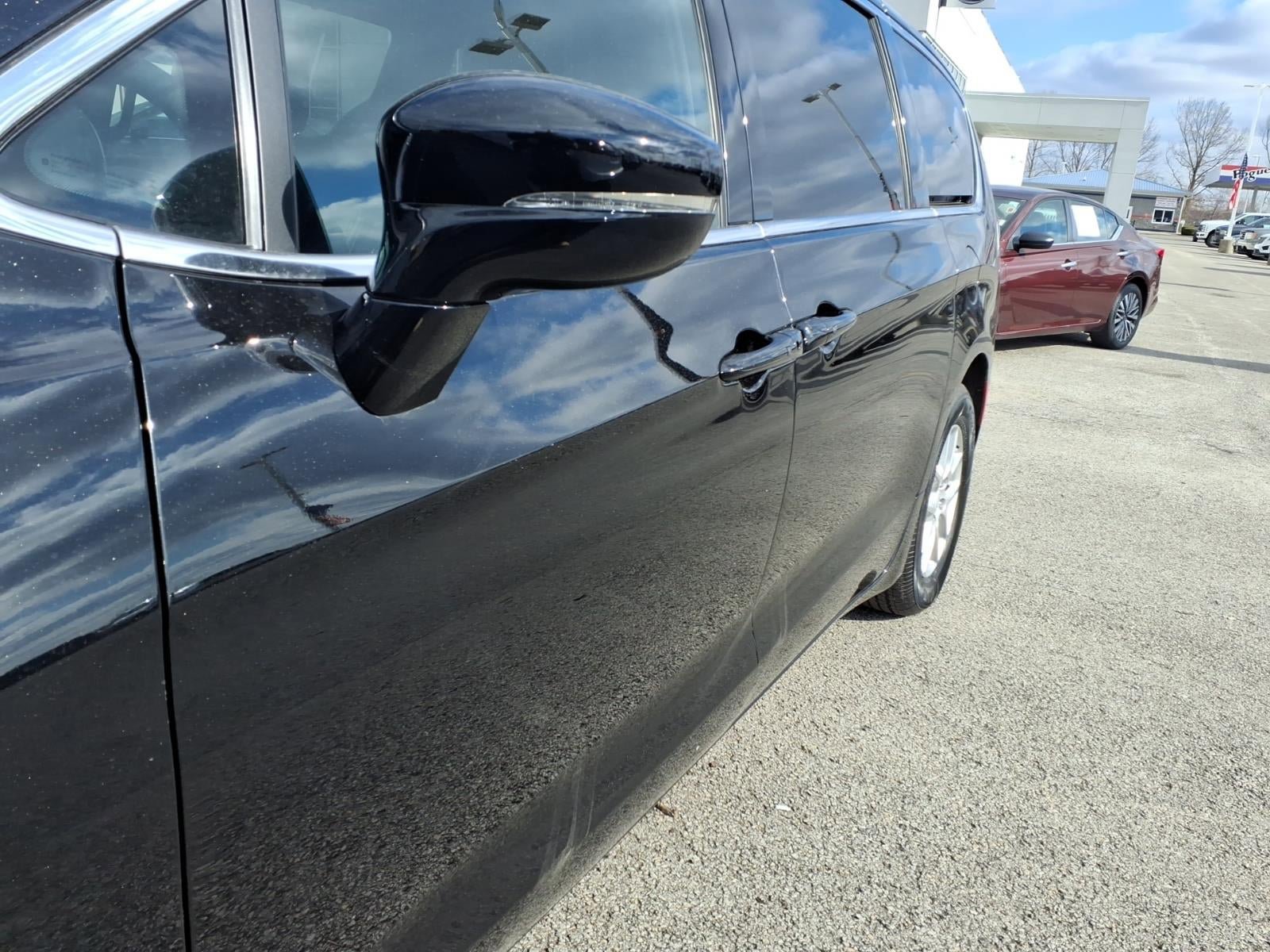New 2026 Chrysler Pacifica Select FWD image 5