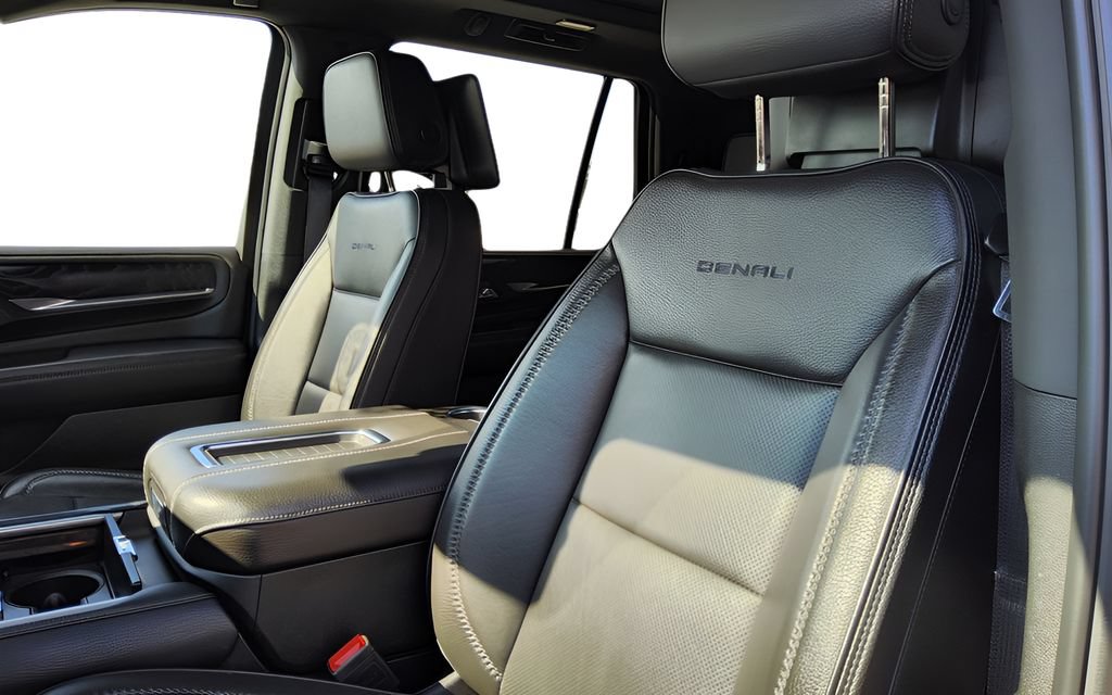 Used 2024 GMC Yukon Denali w/ Denali Reserve Package AWD/4WD image 24