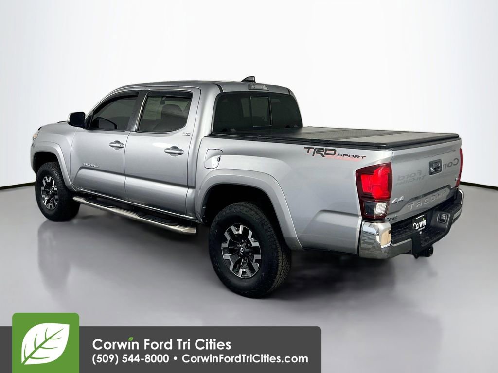 Used 2020 Toyota Tacoma SR5 AWD/4WD image 11